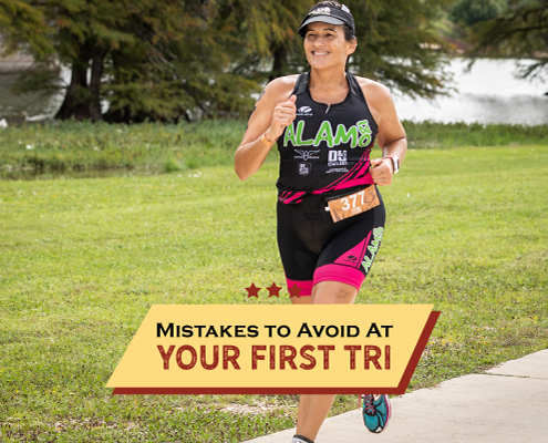 Female triathlete smiles during the run portion of the Kerrville Triathlon. Text on design reads Mistakes to Avoid at Your First Triathlon. Learn more at http://kvy.b5e.myftpupload.com/2021/06/mistakes-to-avoid-first-triathlon/